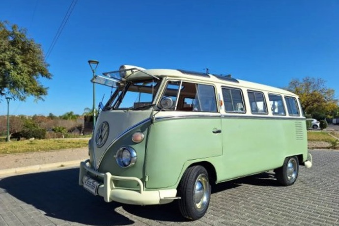 VOLKSWAGEN T1 Kombi Samba Split Window 19