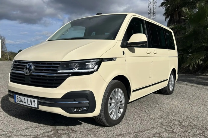 VOLKSWAGEN MULTIVAN T6.1 Multivan 2.0 Premium Comfortline