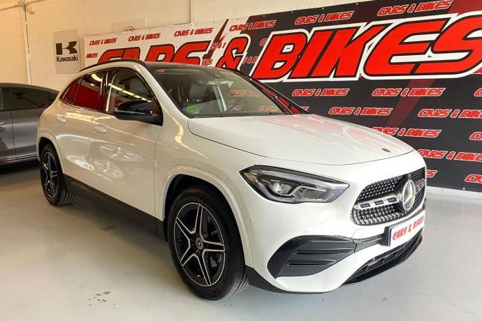 MERCEDES-BENZ GLA 200 D