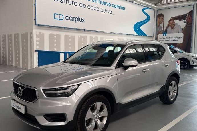VOLVO XC40 2.0 D4 AWD Momentum Auto