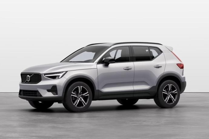 VOLVO XC40 2.0 B3 PLUS DARK AUTO 5P