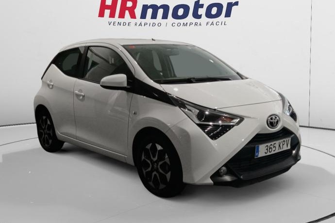 TOYOTA AYGO x-wave