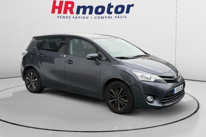 TOYOTA VERSO Advance