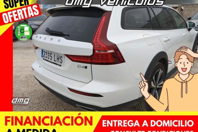 VOLVO V60 Cross Country 2.0 D4 AUTO PRO 190 Cv