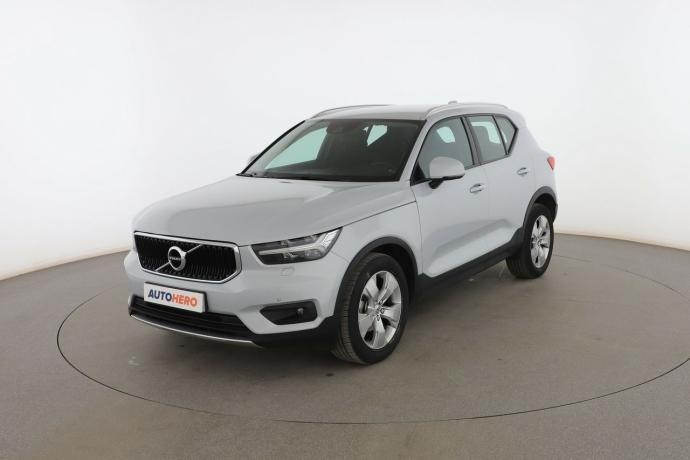 VOLVO XC40 2.0 D3 Momentum Pro 2WD