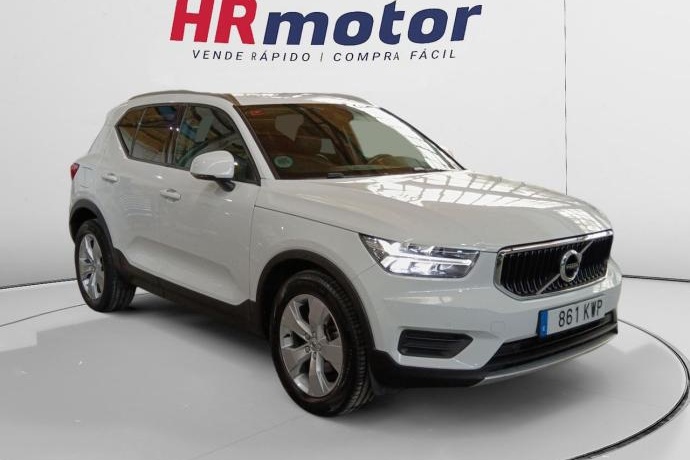 VOLVO XC40 D3 Momentum 2WD