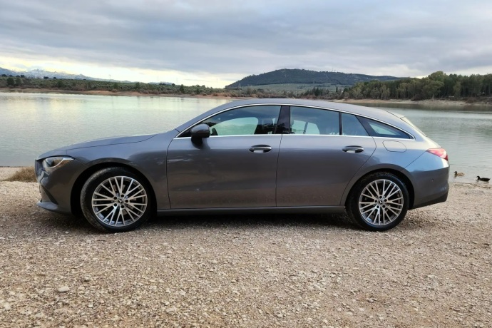 MERCEDES-BENZ CLA 220 Shooting Brake 220d 8G-DCT