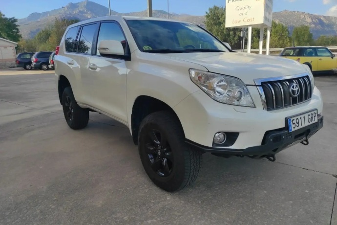 TOYOTA LAND CRUISER 3.0 D-4D VX