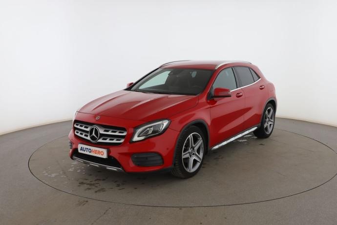 MERCEDES-BENZ GLA 200 AMG Line