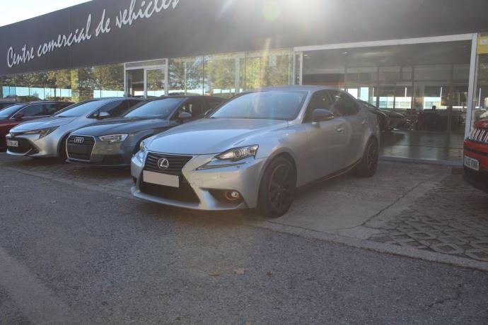 LEXUS IS 300h Hybrid