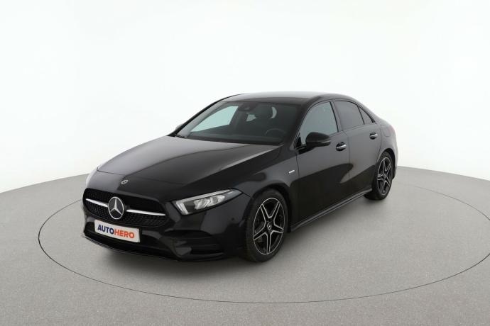 MERCEDES-BENZ A 200 AMG Line Edition