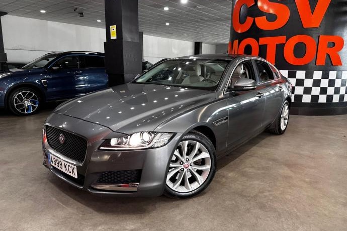 JAGUAR XF 2.0D 180PS Pure