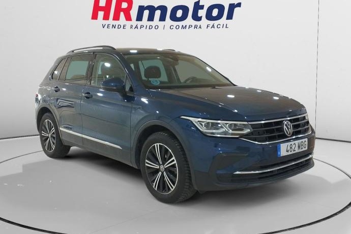 VOLKSWAGEN TIGUAN Life