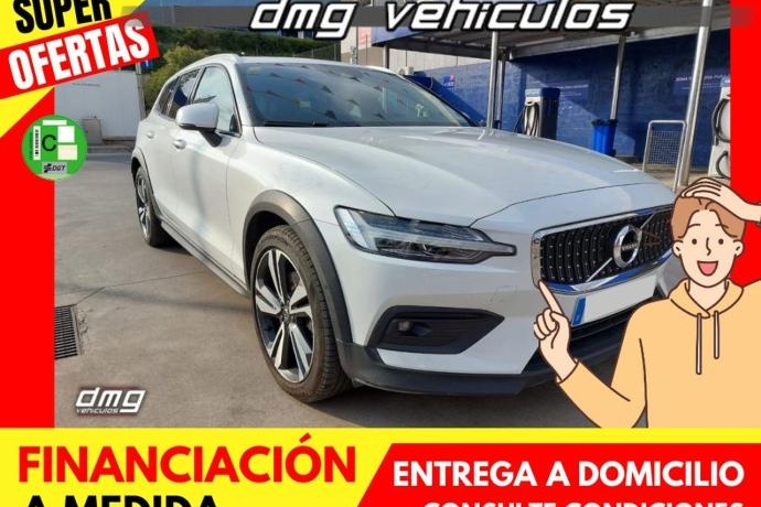 VOLVO V60 Cross Country 2.0 D4 AUTO PRO 190 Cv