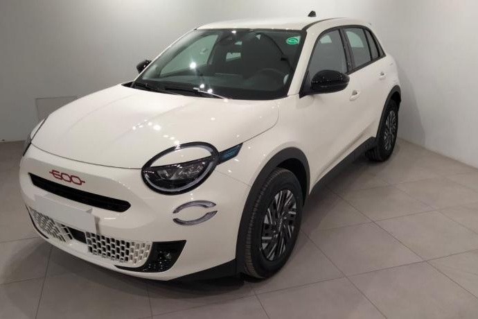 FIAT 600 600e RED 54kwh 115kw (156cv)