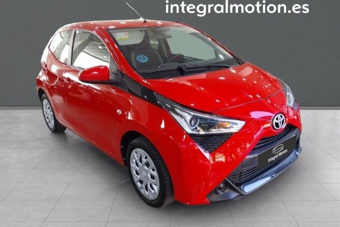 TOYOTA AYGO 1.0 70 x-play