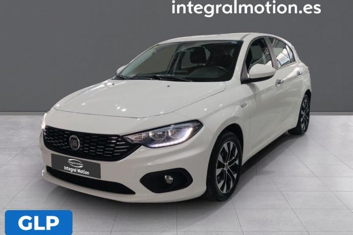 FIAT TIPO 1.4 T-Jet 88kW (120CV) Mirror