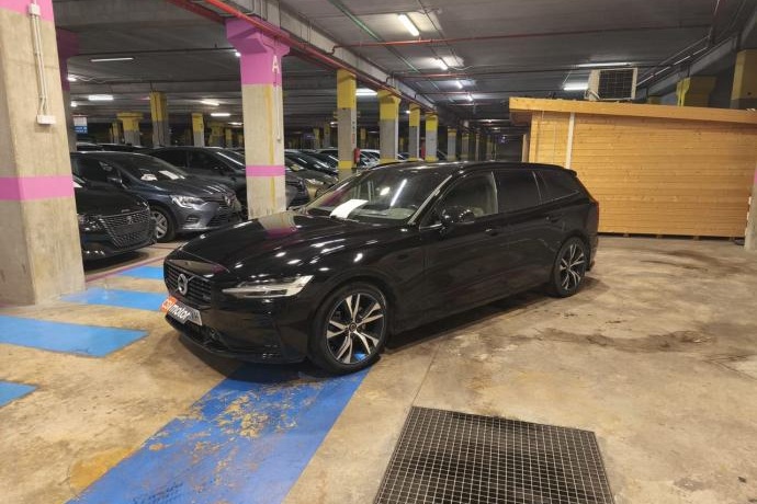 VOLVO V60 2.0 D4 R-Design