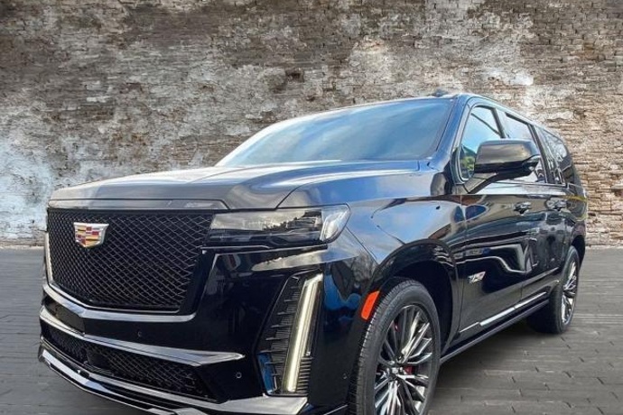 CADILLAC ESCALADE 6.2 L V8 ESV V