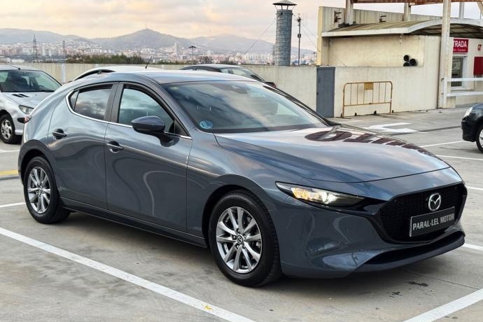 MAZDA 3 2.0 SKYACTIVG EVOLUTION AUTOMÁTICO con NAVEGADOR, CÁMARA TRASERA...