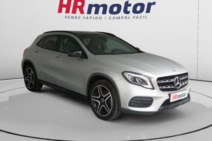 MERCEDES-BENZ GLA 220 d AMG Line 4Matic