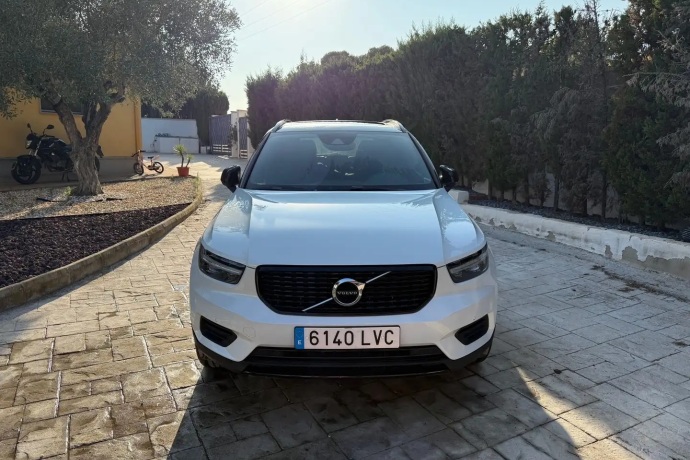 VOLVO XC40 T2 R-Design R-Design