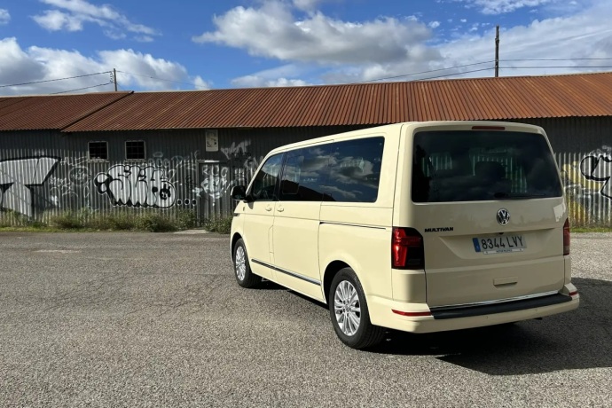 VOLKSWAGEN MULTIVAN T6 2.0 150 CV Premium Comfortline