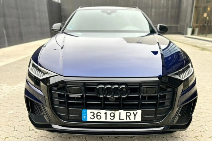 AUDI Q8 60 TFSIe Black line plus quattro