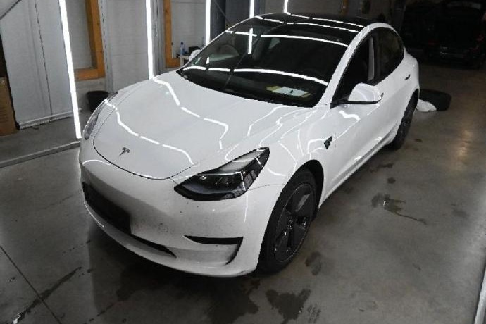 TESLA MODEL 3 Estandar Plus RWD