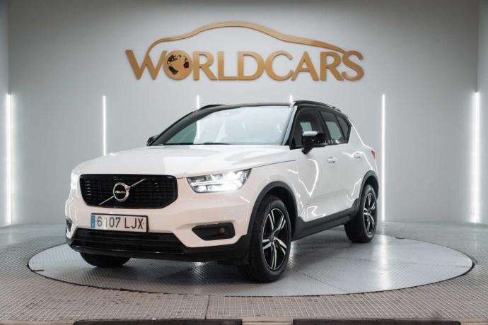 VOLVO XC40 1.5 T2 R-Design