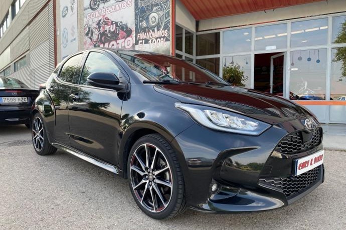 TOYOTA YARIS 1.5 120H GR Sport
