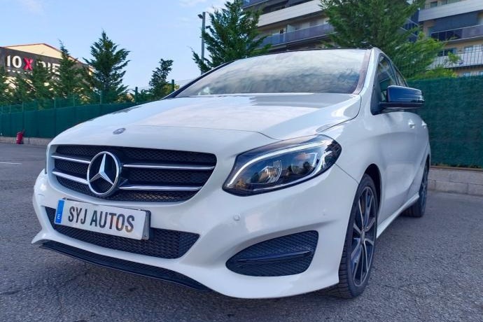MERCEDES-BENZ B 180CDI AMG LINE- TECHO PANORAMICO
