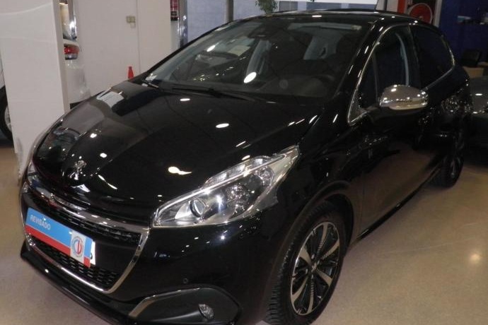 PEUGEOT 208 1.2 Tech Edition