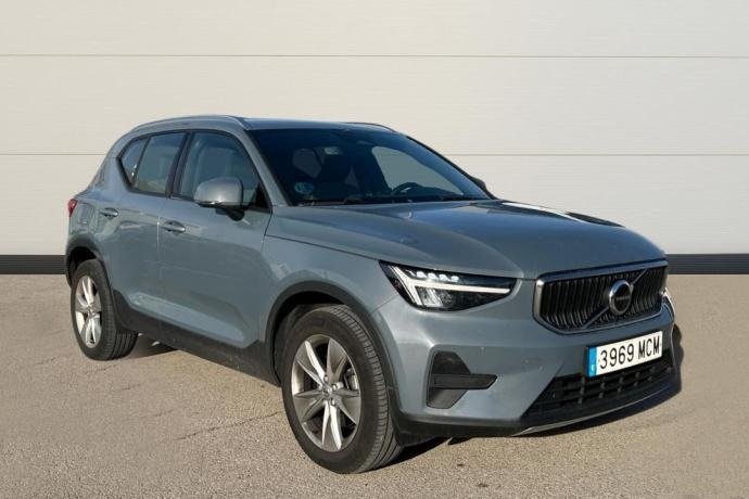 VOLVO XC40 2.0 B3 MOMENTUM CORE AUTO 163 5P
