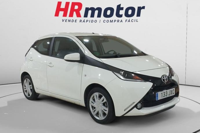 TOYOTA AYGO x-play