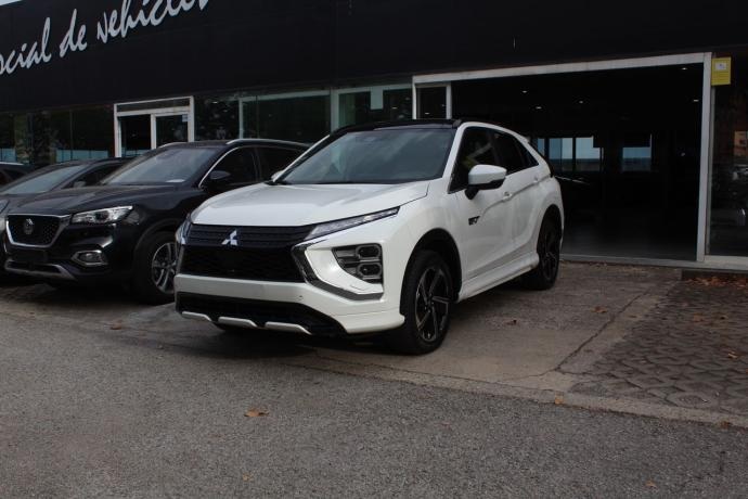 MITSUBISHI ECLIPSE CROSS 2.4 PHEV Kaiteki+ Auto 4WD