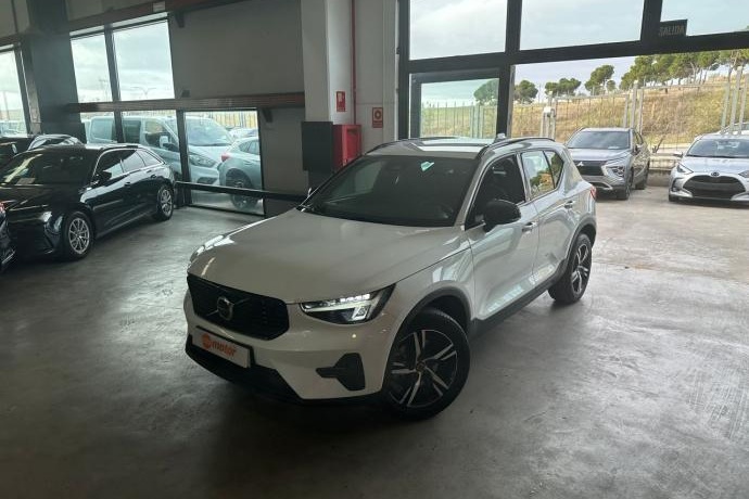 VOLVO XC40 2.0 B3 G Plus Dark Auto