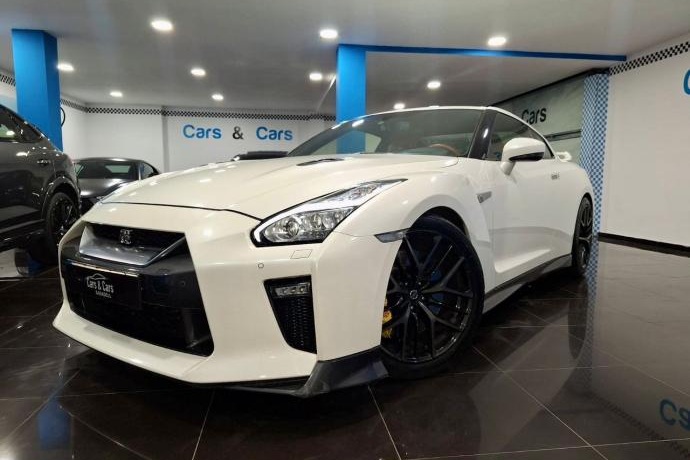 NISSAN GT-R Premiun EDITION