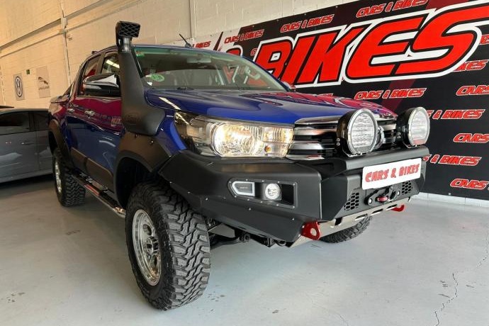 TOYOTA HILUX 2.4 D4D Cabina Doble VX