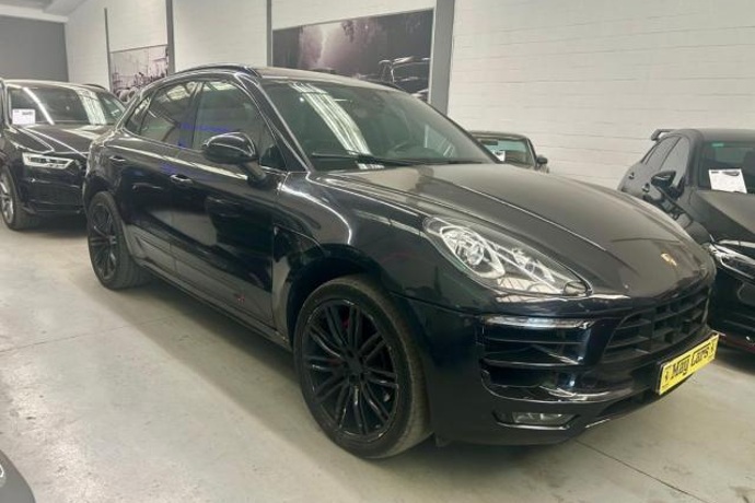 PORSCHE MACAN Turbo