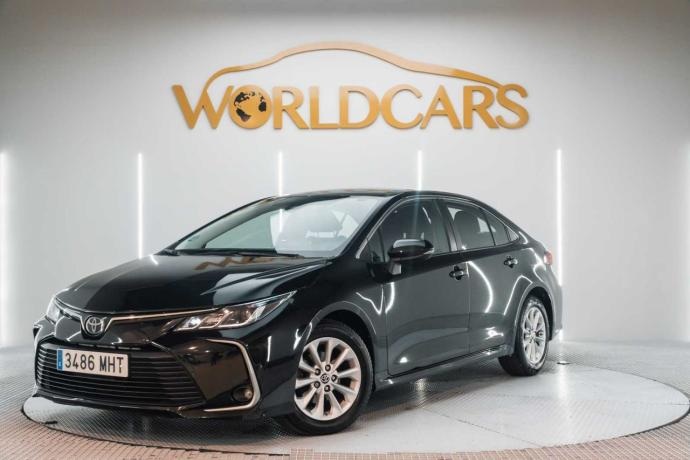 TOYOTA COROLLA sedán 1.5 active