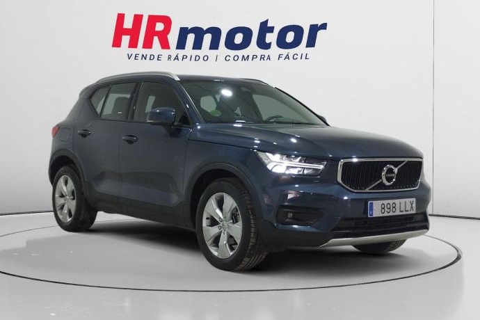 VOLVO XC40 Momentum Pro 2WD
