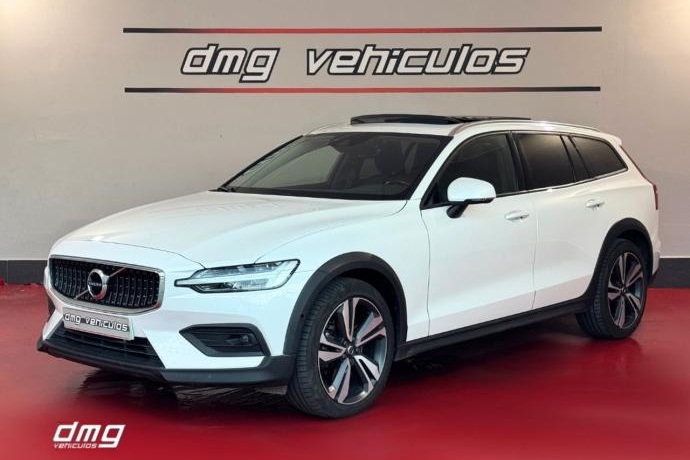 VOLVO V60 Cross Country 2.0 D4 AUTO PRO 190 Cv
