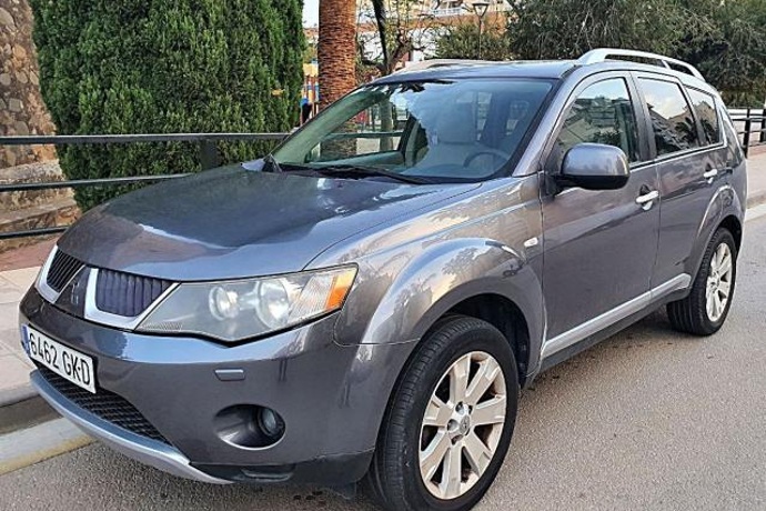 MITSUBISHI OUTLANDER 2.2 DI-D Kaiteki Plus