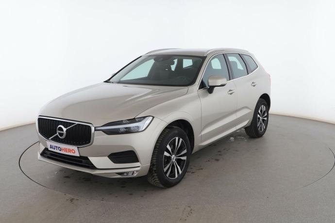 VOLVO XC60 2.0 B4 Momentum 2WD