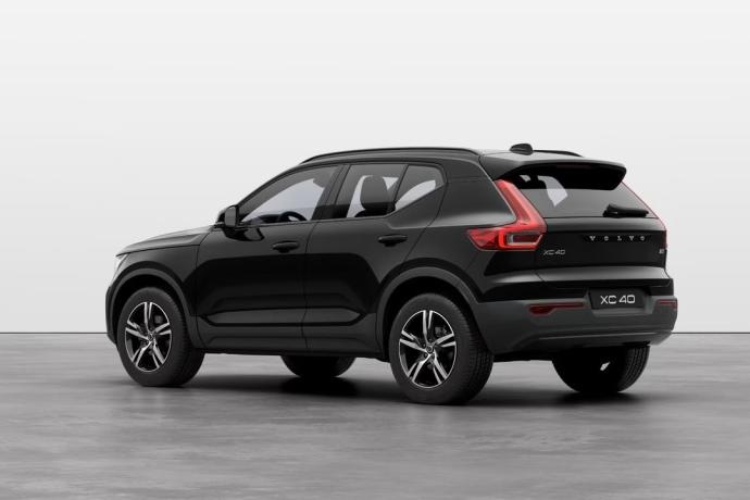 VOLVO XC40 2.0 B3 PLUS DARK AUTO 5P