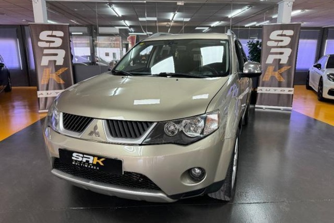 MITSUBISHI OUTLANDER 2.0 DI-D Intense Plus