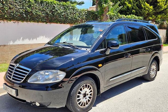 SSANGYONG RODIUS 270Xdi Premium