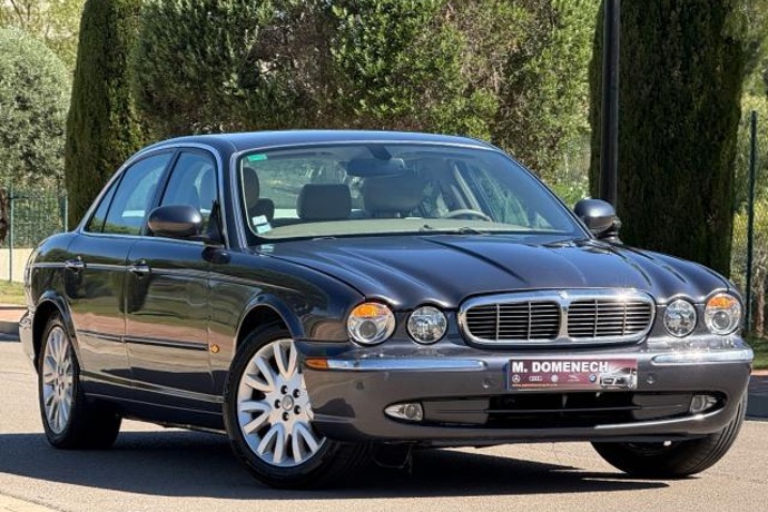 JAGUAR XJ 4.2 V8 LWB Executive