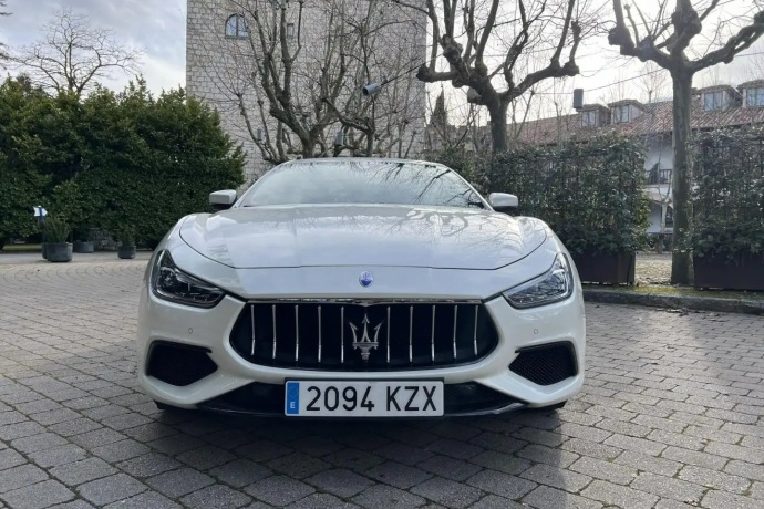 MASERATI GHIBLI Gransport V6 350 HP RWD